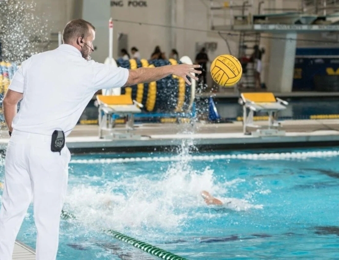 بشهادة معتمدة من الاتحاد العراقي للألعاب المائية.. انضم إلى جيل الحكام الجدد بكرة الماء وكن صانع القرار في الملعب